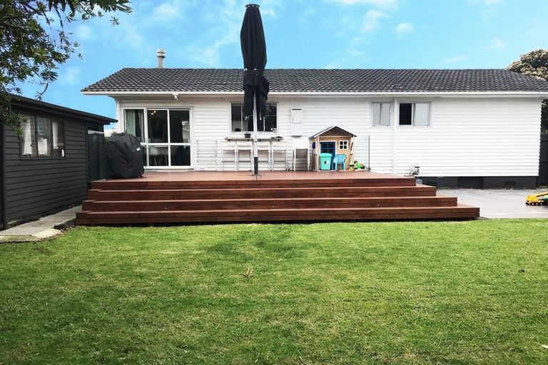 Photo of property in 11 Lindis Place, Mangere Bridge, Auckland, 2022