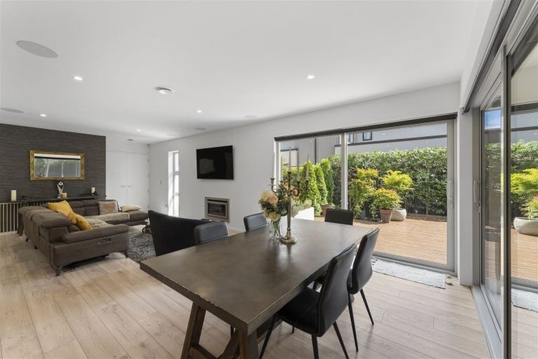 Photo of property in 2 Jacksons Road, Merivale, Christchurch, 8014