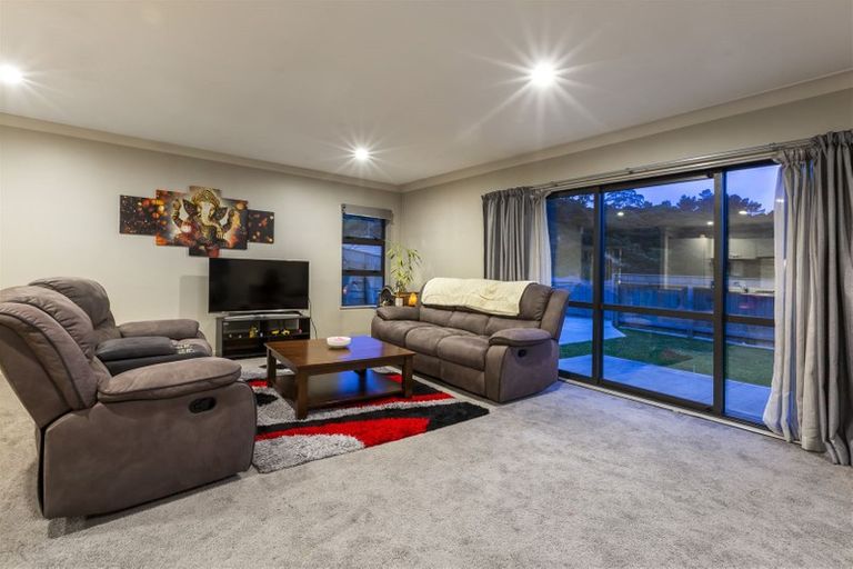 Photo of property in 17 Moonsail Drive, Whitby, Porirua, 5024
