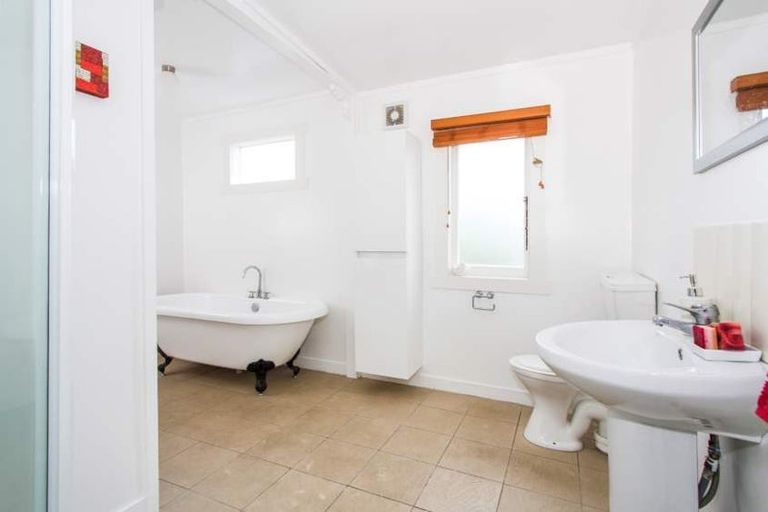 Photo of property in 57 James Laurie Street, Henderson, Auckland, 0612