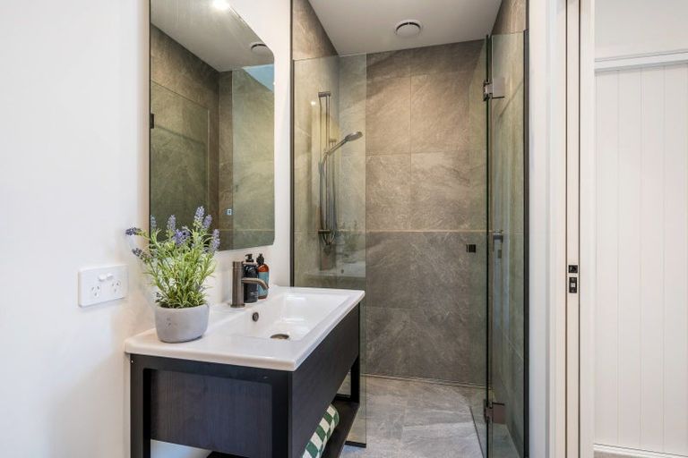 Photo of property in 6 Simpson Crescent, Wanaka, 9305