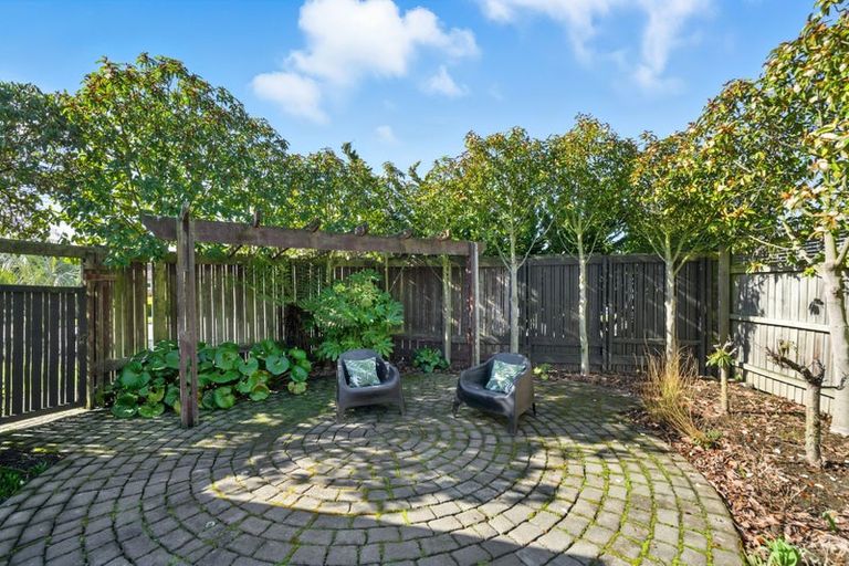 Photo of property in 7 Rosedale Place, Avonhead, Christchurch, 8042