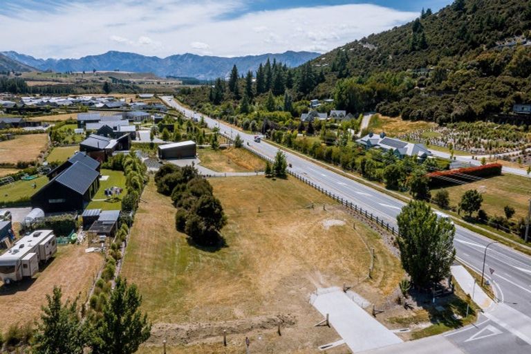 Photo of property in 4 Mount Linton Avenue, Wanaka, 9305