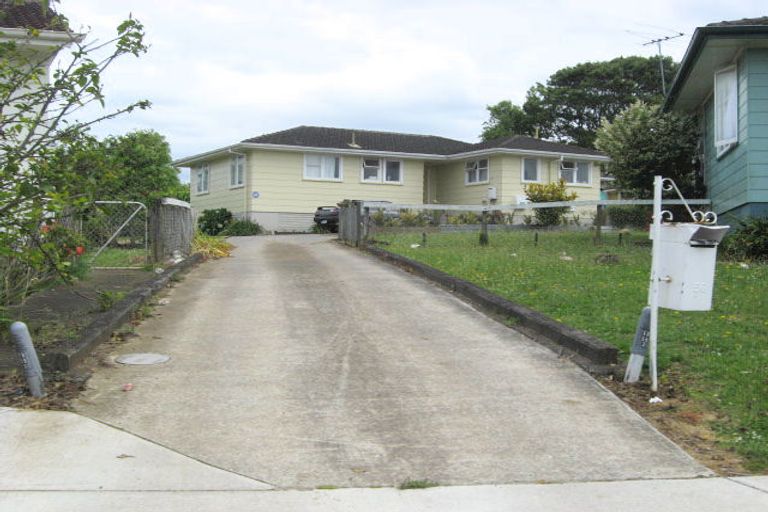 Photo of property in 56 Heyford Close, Mangere, Auckland, 2022