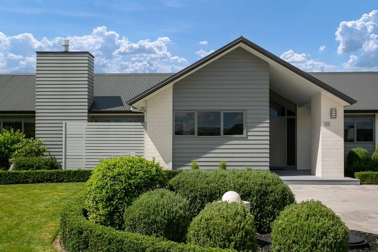 Photo of property in 18 Mike Smith Drive, Cambridge, 3434