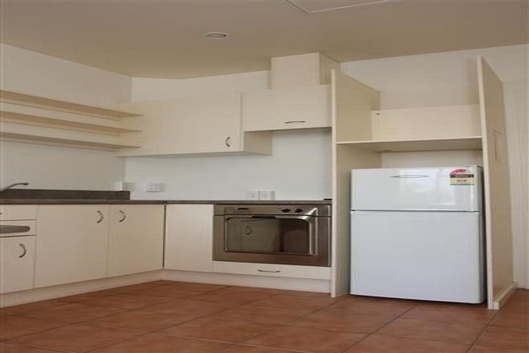 Photo of property in Terrace Tower Apartments, 13c/126 The Terrace, Wellington Central, Wellington, 6011