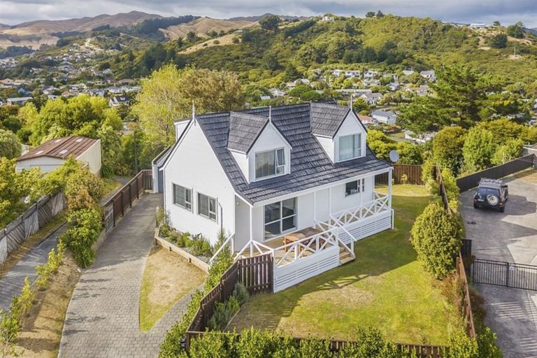 Photo of property in 88 Mercury Way, Whitby, Porirua, 5024