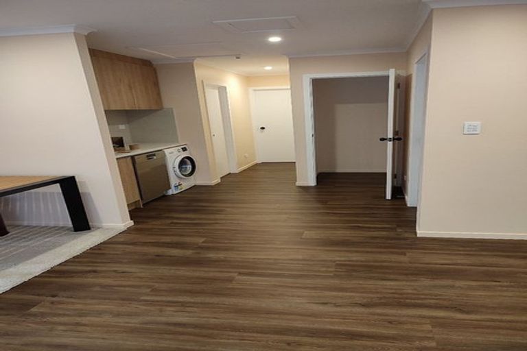 Photo of property in 111b Colwill Road, Massey, Auckland, 0614