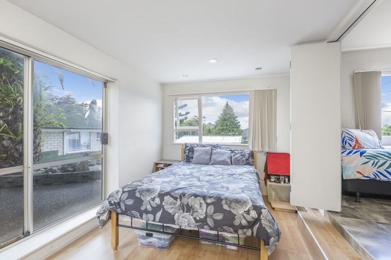 Photo of property in 50 Hogans Road, Glenfield, Auckland, 0629