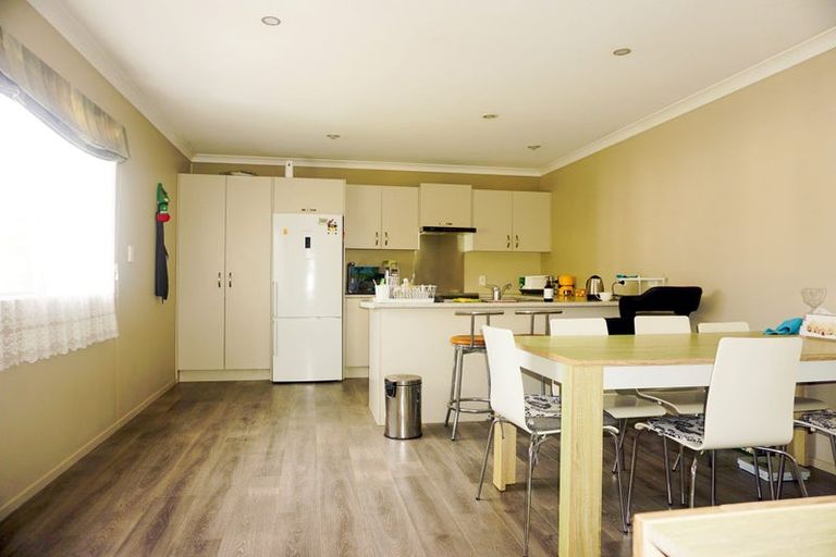 Photo of property in 49b Rua Road, Glen Eden, Auckland, 0602