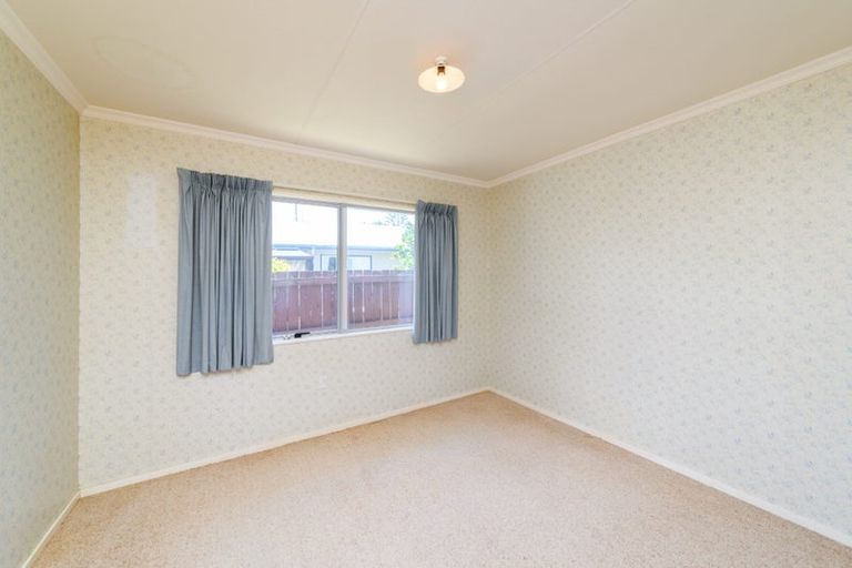 Photo of property in 46 Hillcrest Drive, Kelvin Grove, Palmerston North, 4414