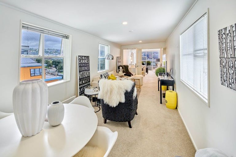 Photo of property in 130u3 Oriental Parade, Oriental Bay, Wellington, 6011