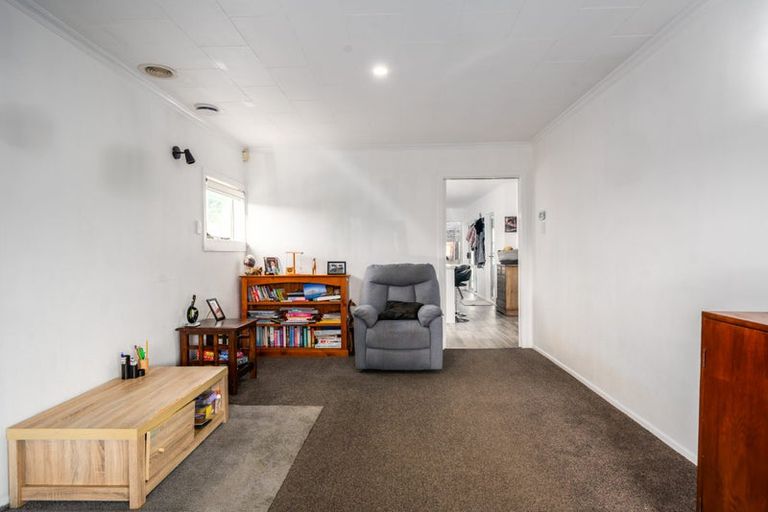 Photo of property in 77 Miro Street, Trentham, Upper Hutt, 5018