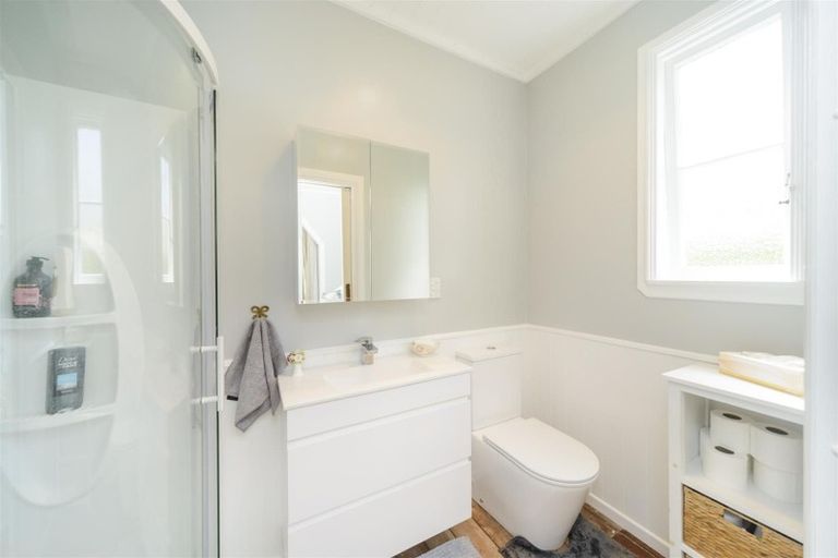 Photo of property in 89 Bridge Street, Bulls, 4818