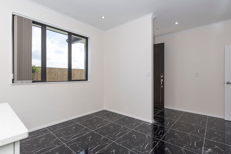 Photo of property in 19a Mackenzie Street, Te Atatu South, Auckland, 0610