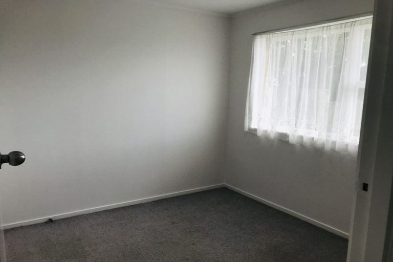 Photo of property in 5/85 Edmonton Road, Henderson, Auckland, 0612