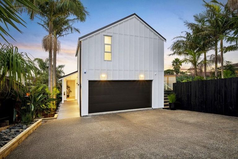 Photo of property in 2/4 Richards Avenue, Forrest Hill, Auckland, 0620