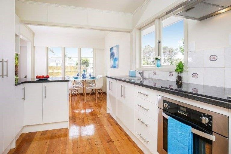 Photo of property in 81 Smythe Road, Henderson, Auckland, 0612