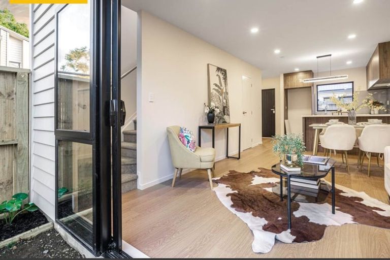 Photo of property in 3/36 Edmonton Road, Henderson, Auckland, 0612