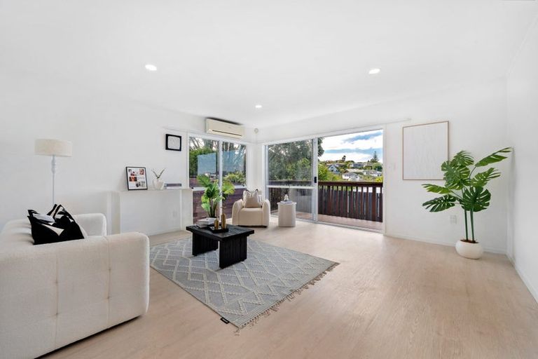 Photo of property in 2/41 Raleigh Road, Northcote, Auckland, 0627