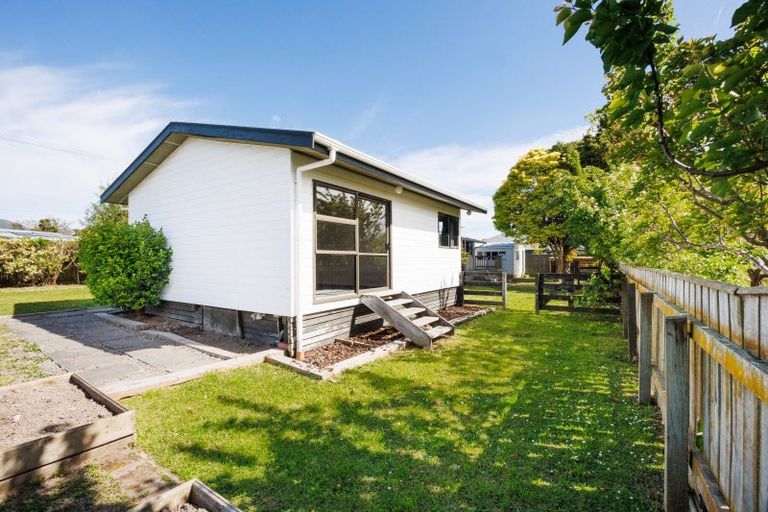 Photo of property in 23 Rata Street, Tokomaru, Palmerston North, 4474
