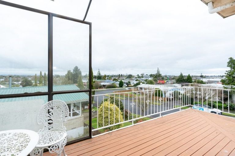 Photo of property in 51 Resthill Crescent, Glenview, Hamilton, 3206