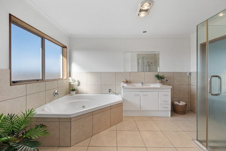 Photo of property in 5 Shire Place, Papamoa Beach, Papamoa, 3118