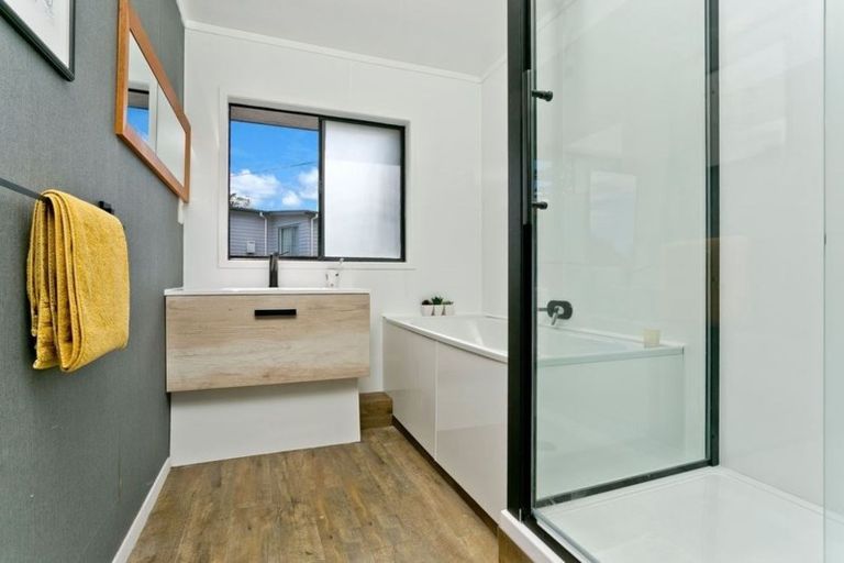 Photo of property in 8/27 Rangatira Road, Birkdale, Auckland, 0626