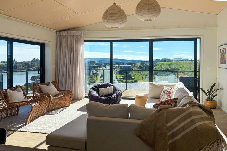 Photo of property in 15 Maataitai Road, Raglan, 3225