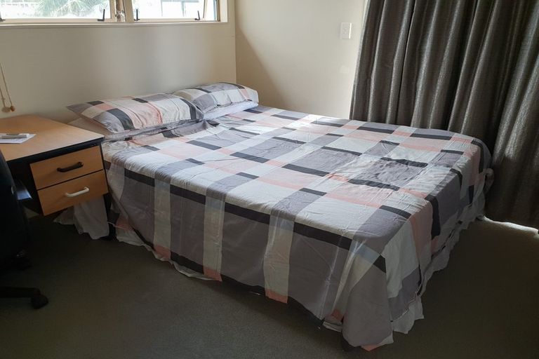 Photo of property in 239 Hill Road, The Gardens, Auckland, 2105