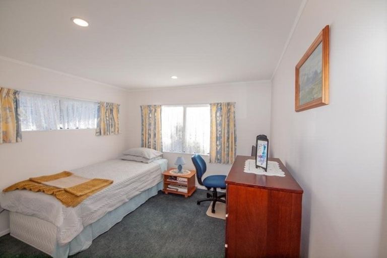 Photo of property in 7 Amesbury Drive, Churton Park, Wellington, 6037