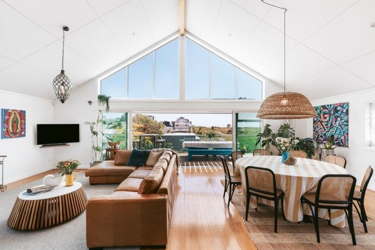 Photo of property in 1343 Papamoa Beach Road, Papamoa Beach, Papamoa, 3118