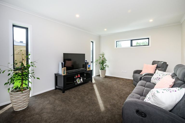 Photo of property in 12a Norwich Place, Awapuni, Palmerston North, 4412