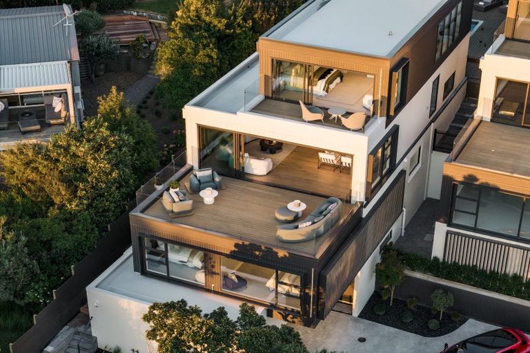 Photo of property in 52 Beach Road, Castor Bay, Auckland, 0620
