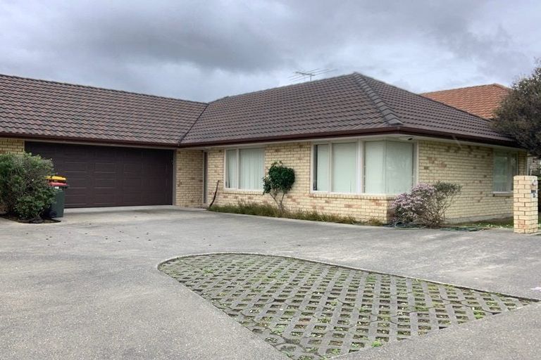 Photo of property in 12 Innisowen Place, Flat Bush, Auckland, 2019
