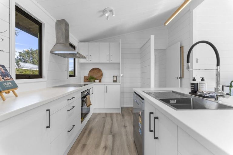 Photo of property in 247 Tukapa Street, Westown, New Plymouth, 4310