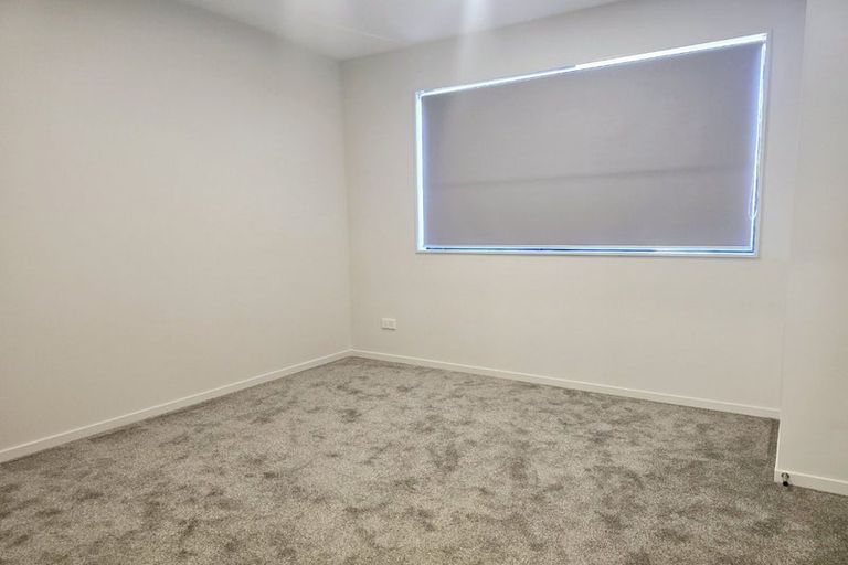 Photo of property in 11 Seymour Road, Sunnyvale, Auckland, 0612