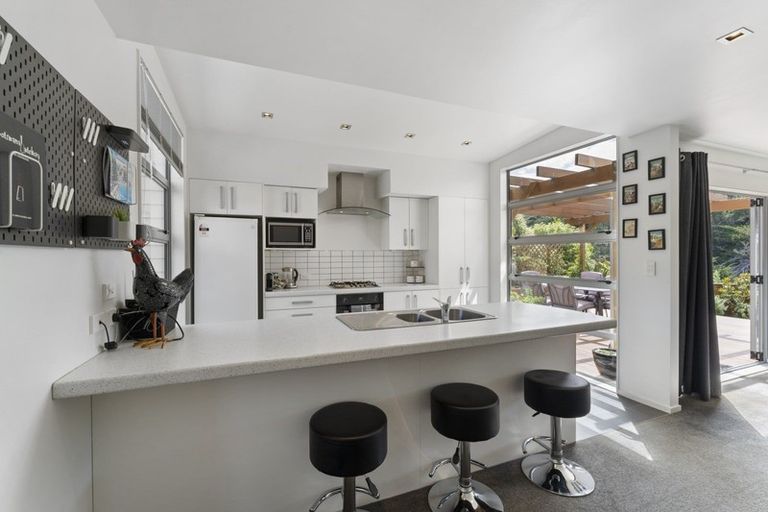 Photo of property in 51 Te Puia Drive, Aotea, Porirua, 5024