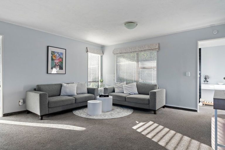 Photo of property in 43a Thatcher Crescent, Crofton Downs, Wellington, 6035