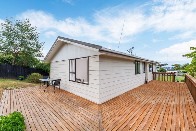 Photo of property in 46 Keegan Drive, Massey, Auckland, 0614
