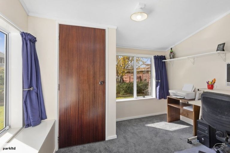 Photo of property in 13 Whites Line West, Woburn, Lower Hutt, 5010
