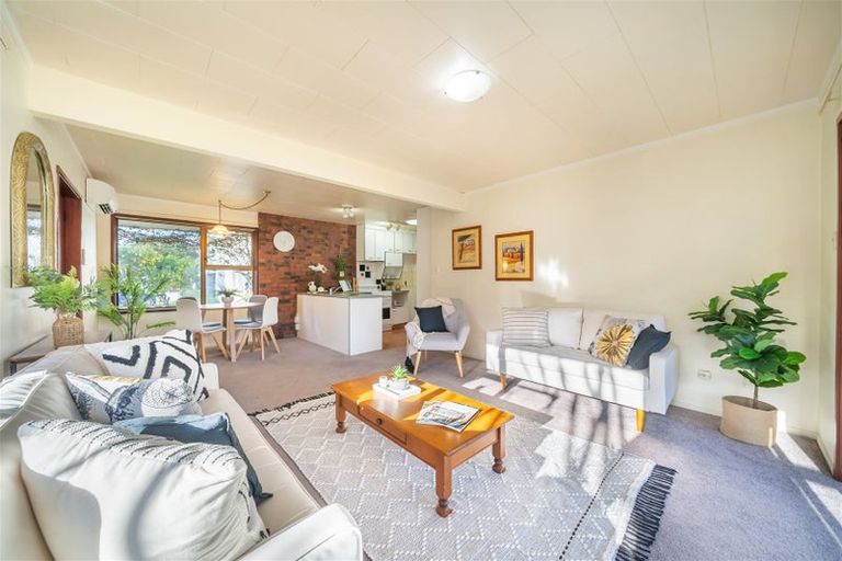 Photo of property in 2f2- Parera Grove, Heretaunga, Upper Hutt, 5018