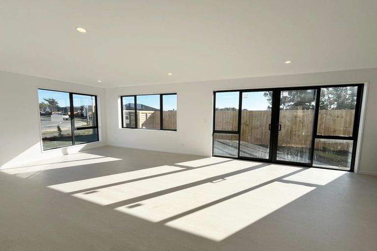 Photo of property in 64 Bill Hammond Drive, Belfast, 8051