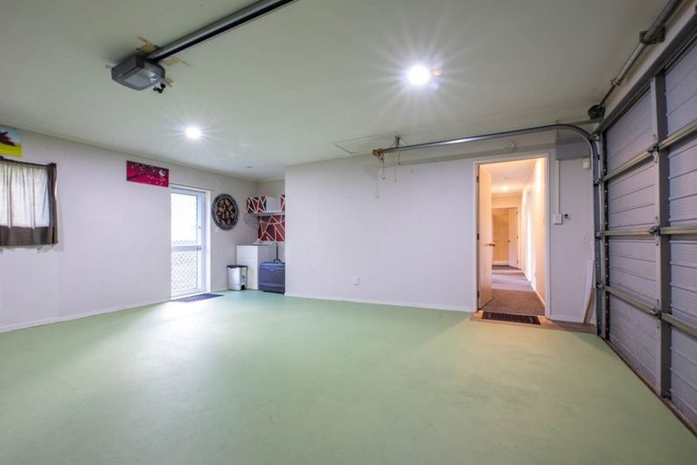 Photo of property in 10 Ryden Place, Glen Eden, Auckland, 0602