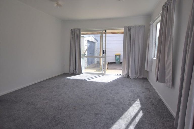 Photo of property in 46 Hindmarsh Street, Henderson, Auckland, 0612