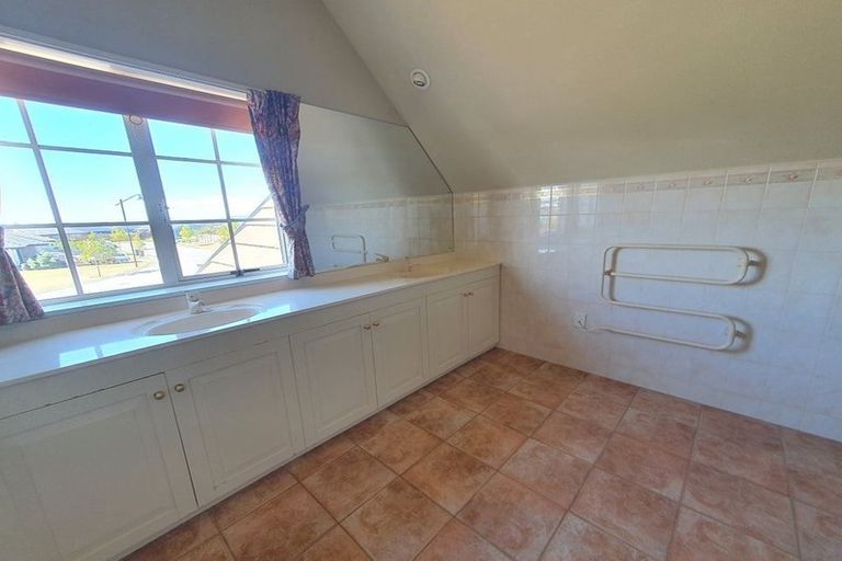 Photo of property in 60 Lewis Crescent, Rolleston, 7614