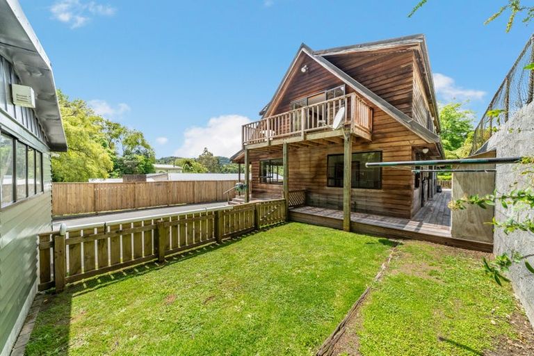 Photo of property in 16 Jocelyn Crescent, Pinehaven, Upper Hutt, 5019