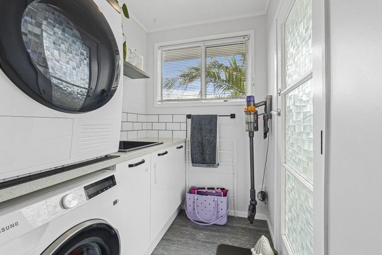 Photo of property in 3 Erica Place, Bell Block, New Plymouth, 4312