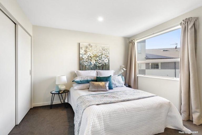 Photo of property in 11/2u Stone Street, Miramar, Wellington, 6022
