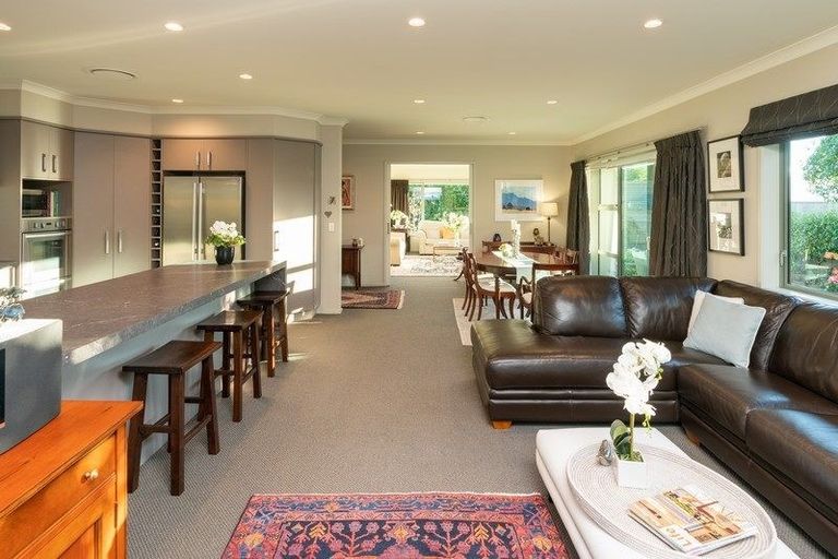 Photo of property in 17 Fairway Oaks Drive, Waikanae Beach, Waikanae, 5036